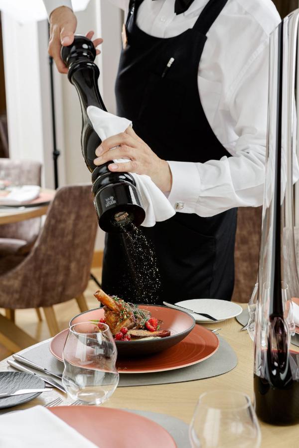 Victoria Hotel Κλαϊπέντα Εξωτερικό φωτογραφία
